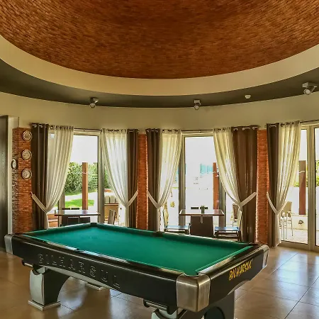 Apartahotel Pontalaia Turísticos 4*