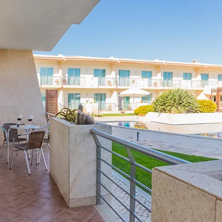 Pontalaia Turisticos Aparthotel 4*