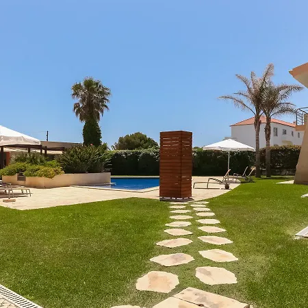 Pontalaia Turisticos מלון דירות 4*